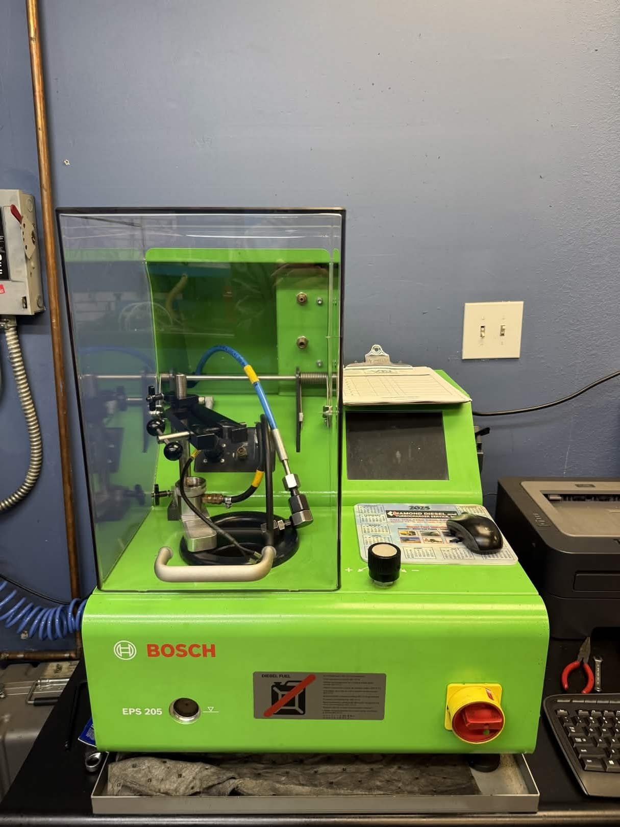 Bosch EPS 205 spray pattern test machine for diesel injectors