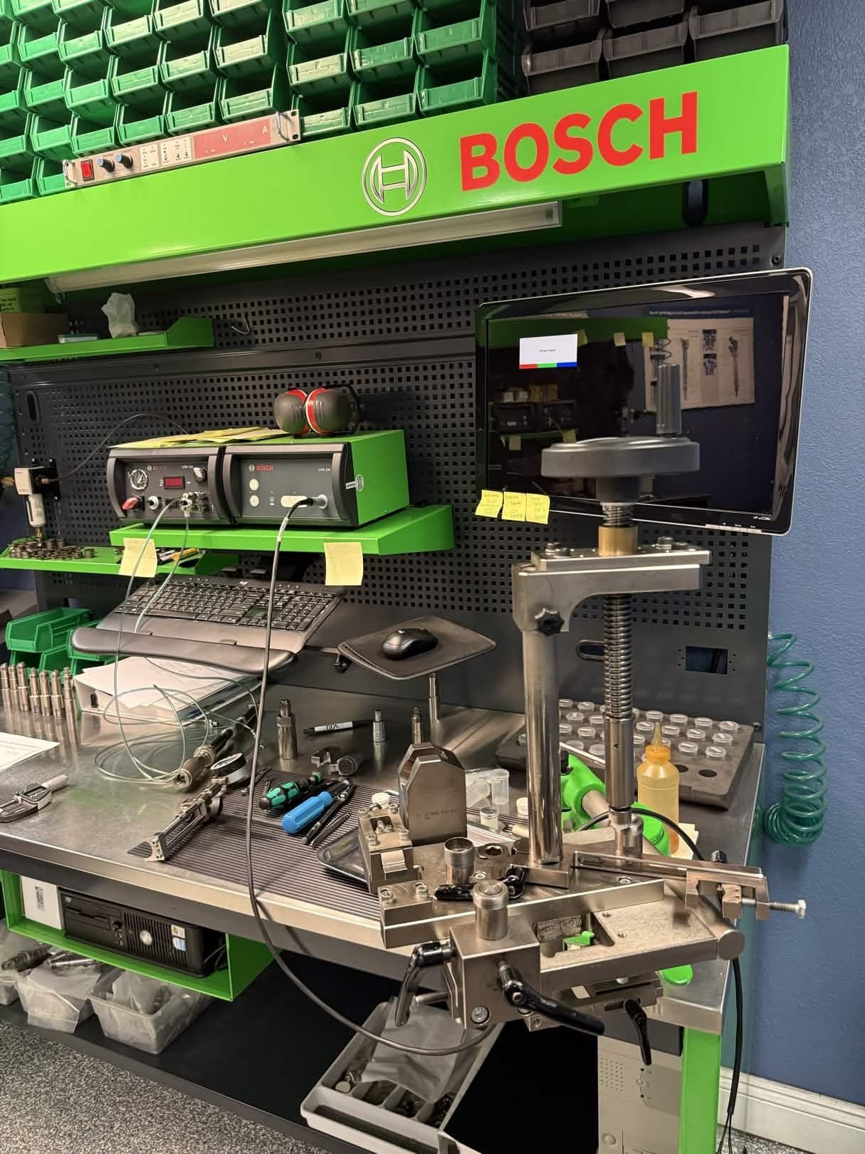 Bosch common rail workbench with specialized injector tooling