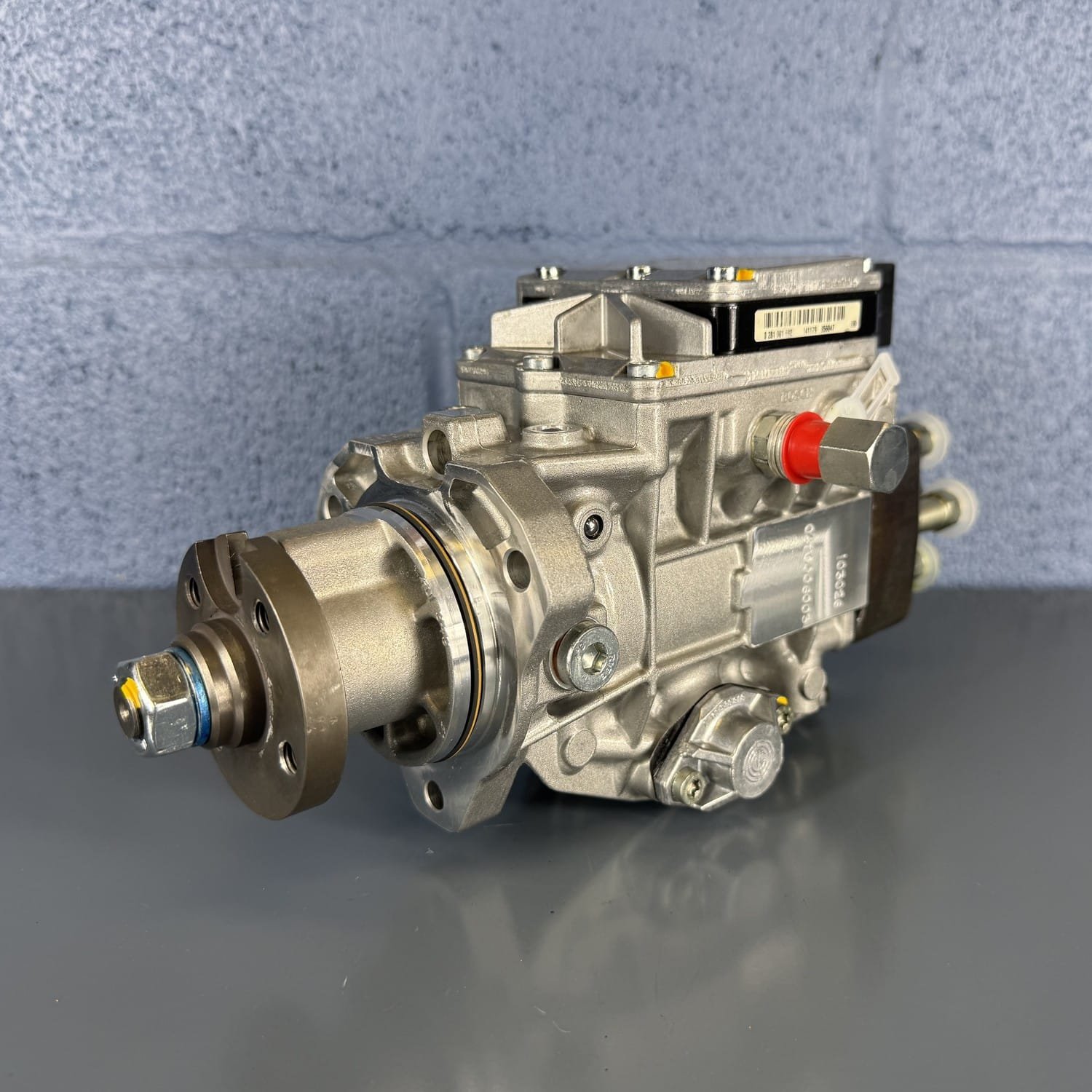 Perkins 1106C / Caterpillar 3056E VP30 24-Volt Injection Pump — Bosch Reman 0470006003 — view 3