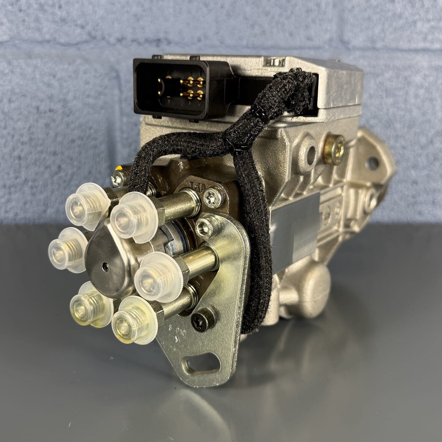 Perkins 1106C / Caterpillar 3056E VP30 24-Volt Injection Pump — Bosch Reman 0470006003 — view 7