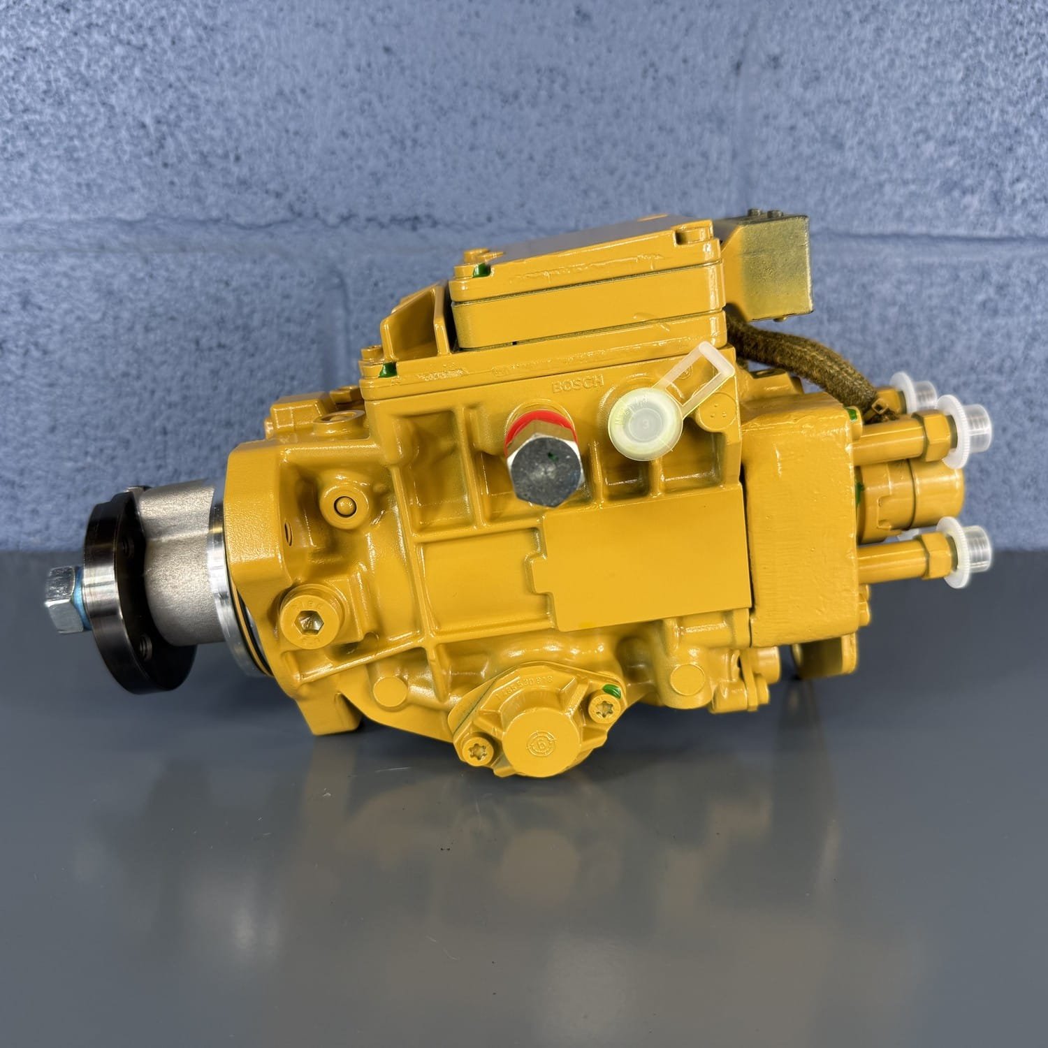 Perkins 1104C-E44T / Caterpillar 3054E VP30 injection pump 0470004014, Bosch Authorized Remanufactured by VFI, view 2