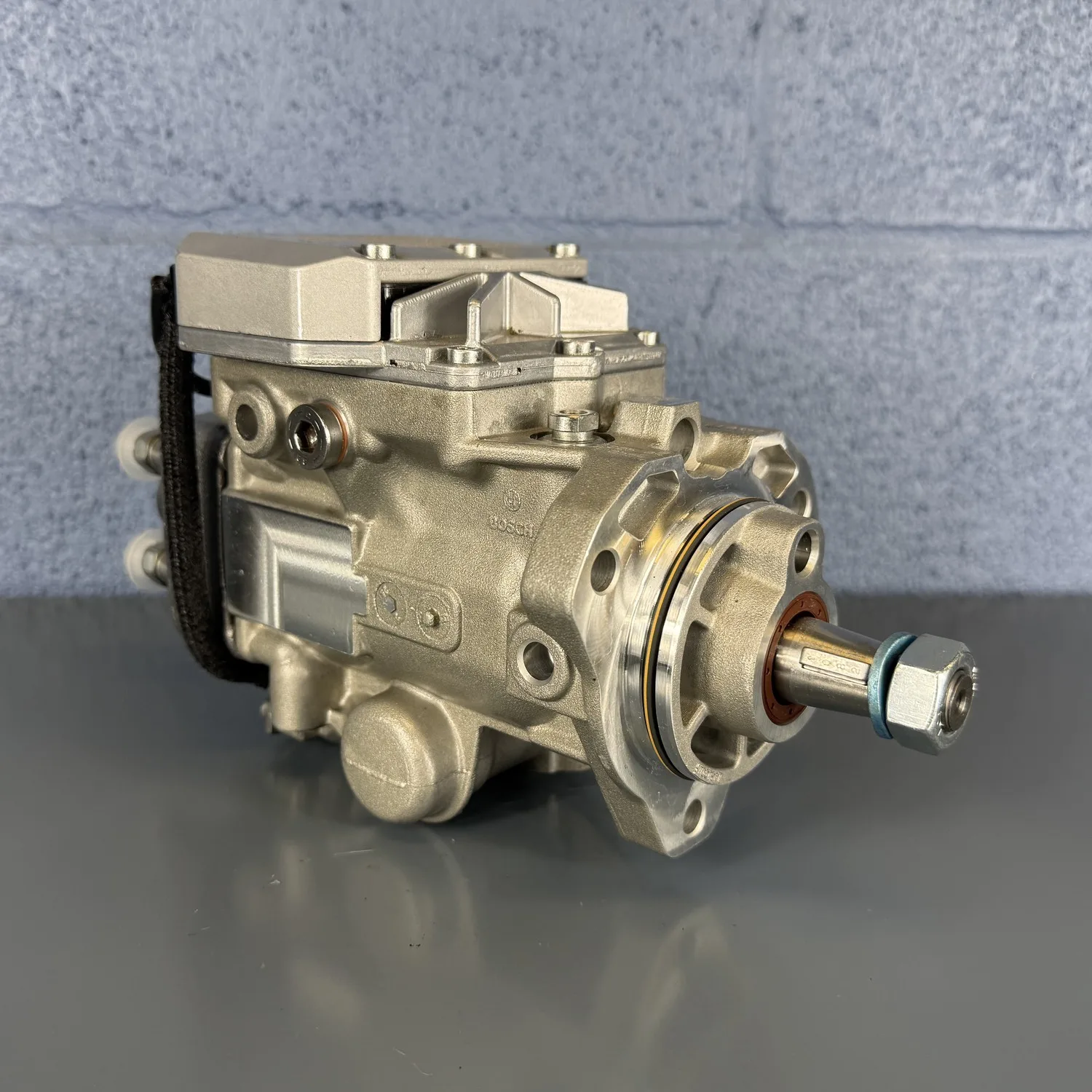 Cummins 4BT 3.9L / ISB / QSB 12-Volt VP30 Injection Pump — Bosch Reman 0470004018 — view 6