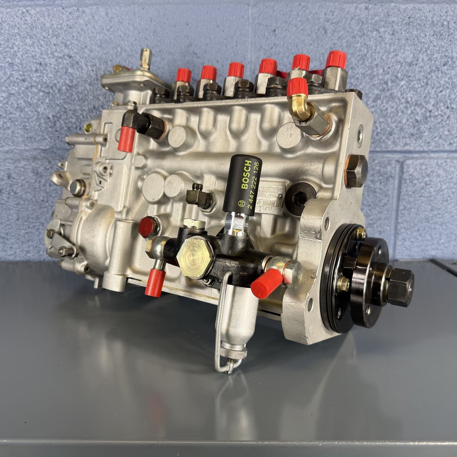 Rebuilt inline injection pump, delivery valve detail