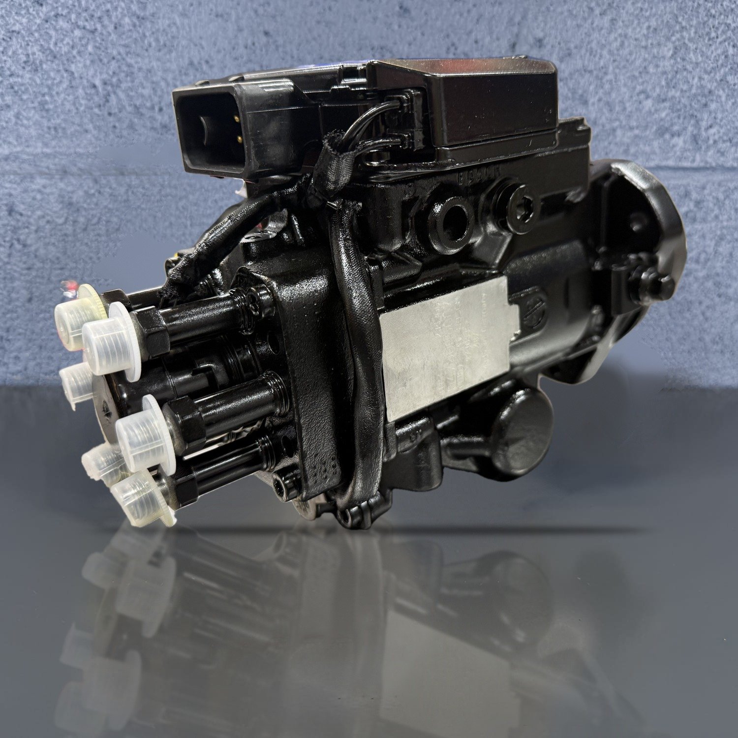 Bosch Authorized Remanufactured VP30 injection pump 0470006007, other side with outlets